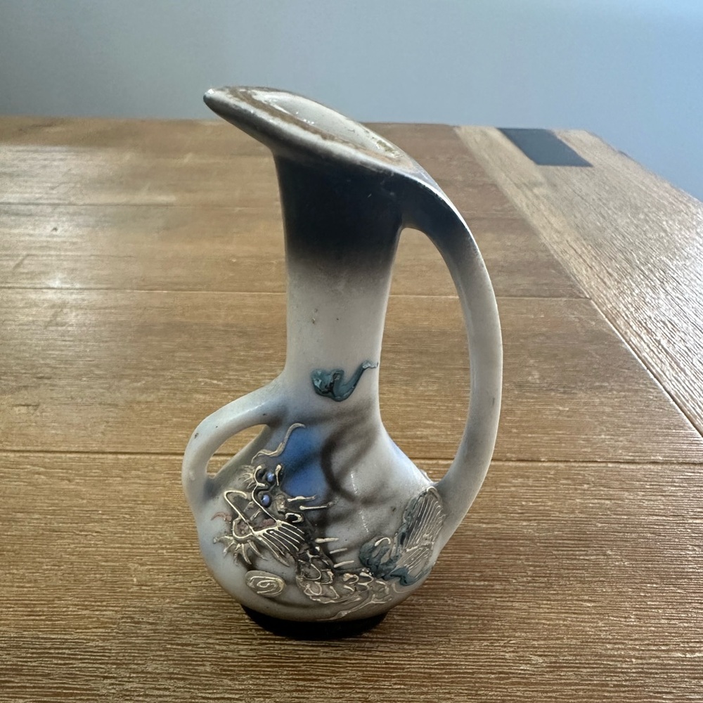 Japanese Porcelain Moriage Dragonware Small 4” Bud Vase